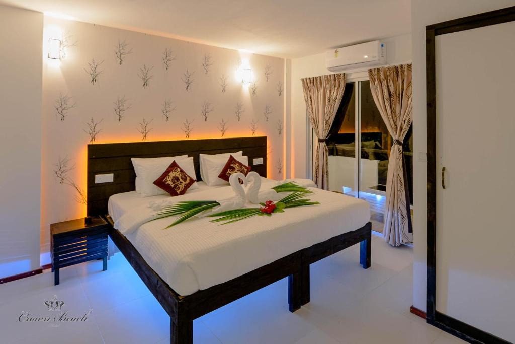 hotel crown beach hotel malediven